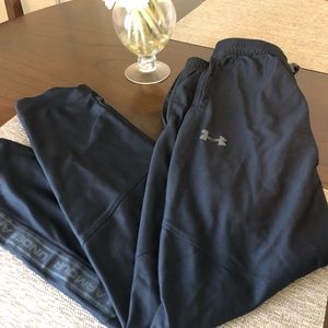 Y XL dry fit Under Armour joggers